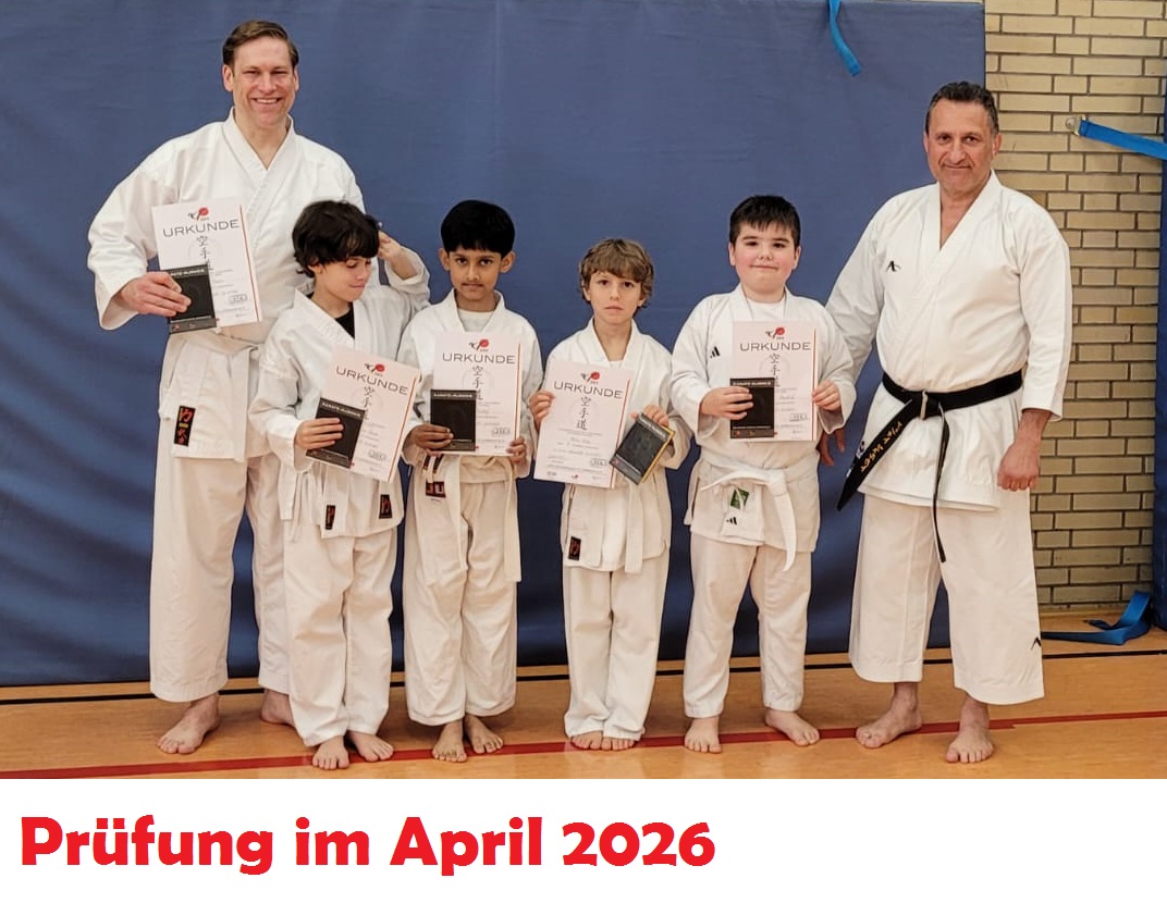 Kindergruppe mit Urkunde